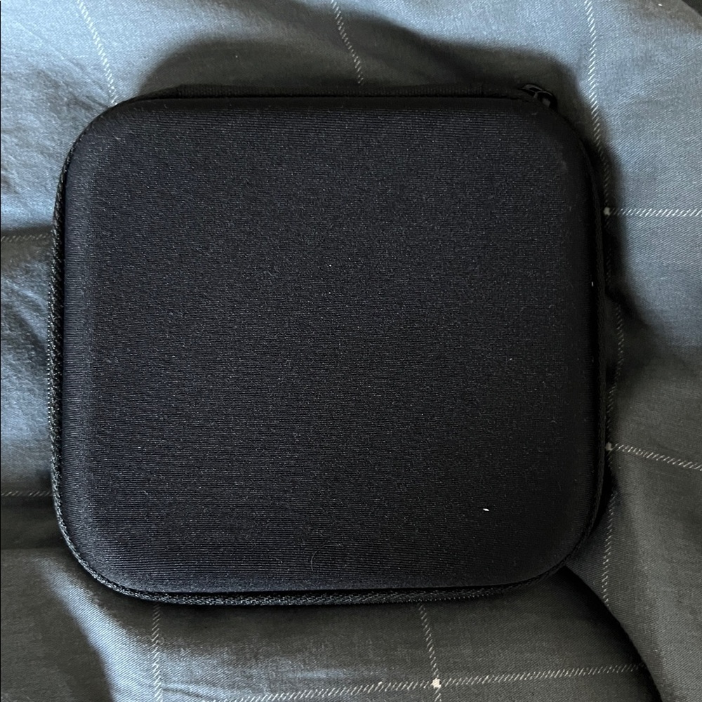 Bose Headphones Carrying Case - Picture 2 of 3
